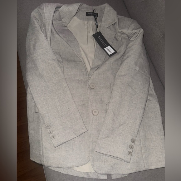 White Fox Boutique Socialite Blazer & Socialite Mini Skirt Pebble Size XS NWT 🩶✨ - Picture 3 of 5